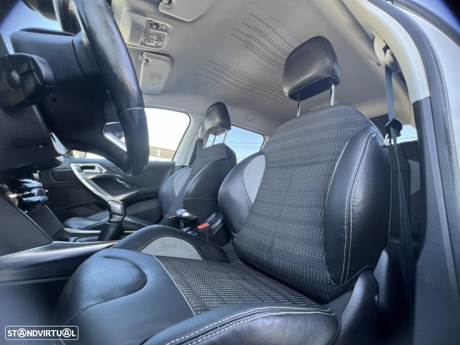Peugeot 2008 1.6 e-HDi Allure - 21