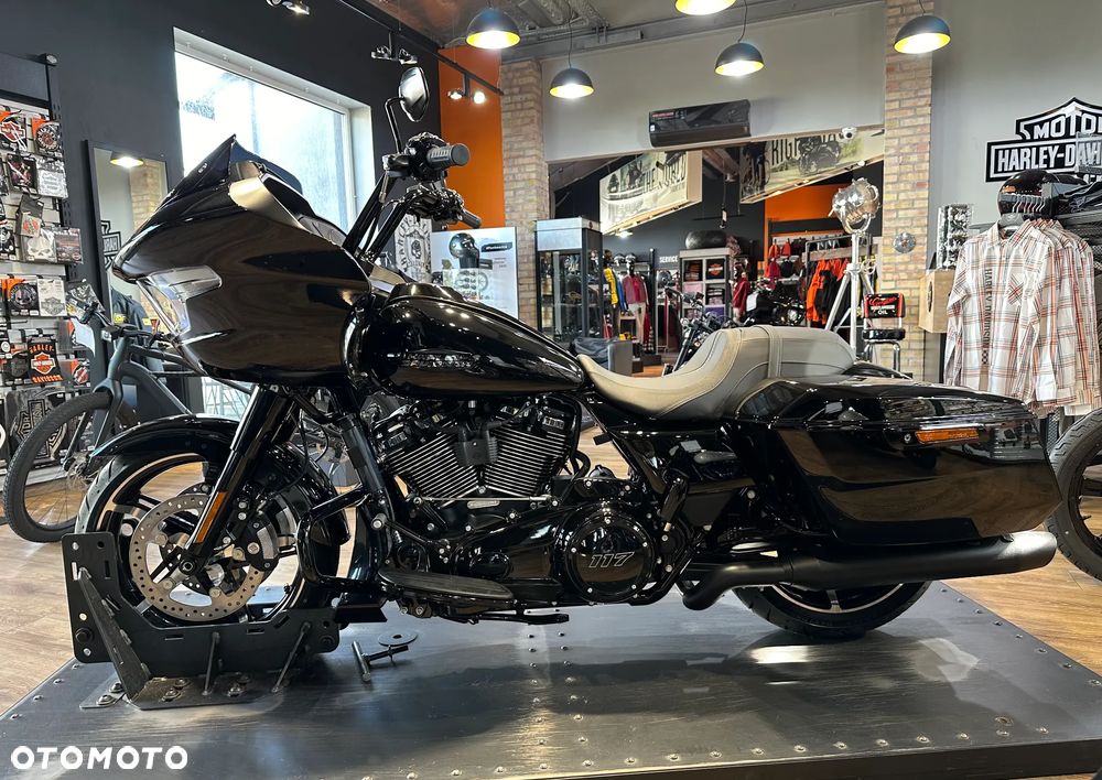 Harley-Davidson Touring Road Glide - 4