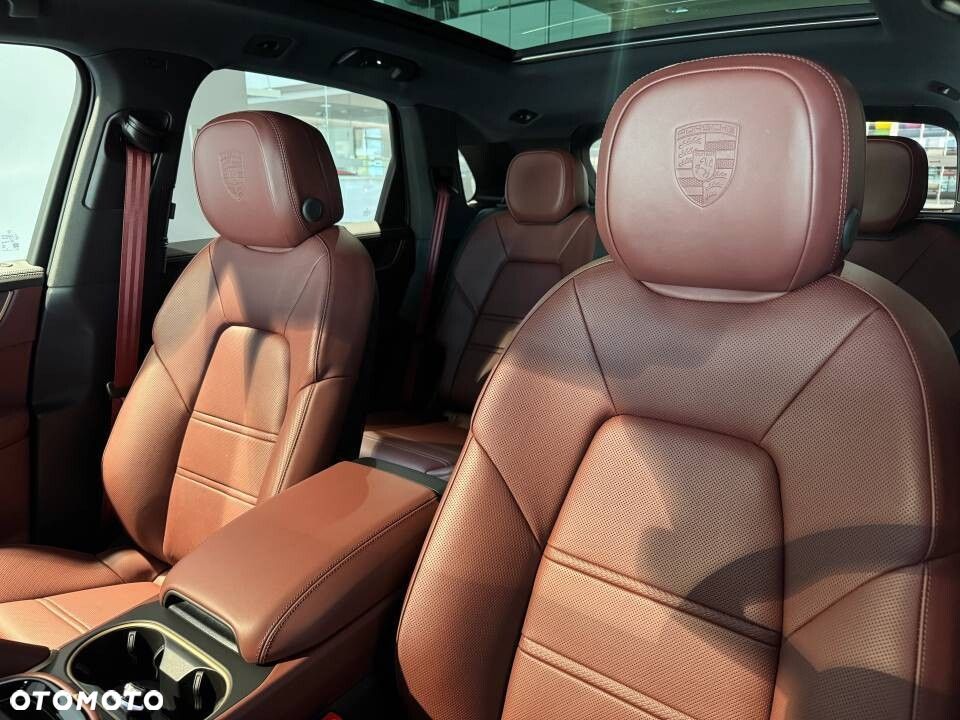 Porsche Cayenne - 8