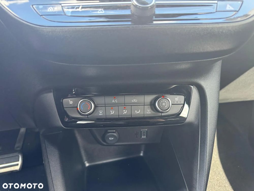 Opel Corsa 1.2 GS S&S - 11