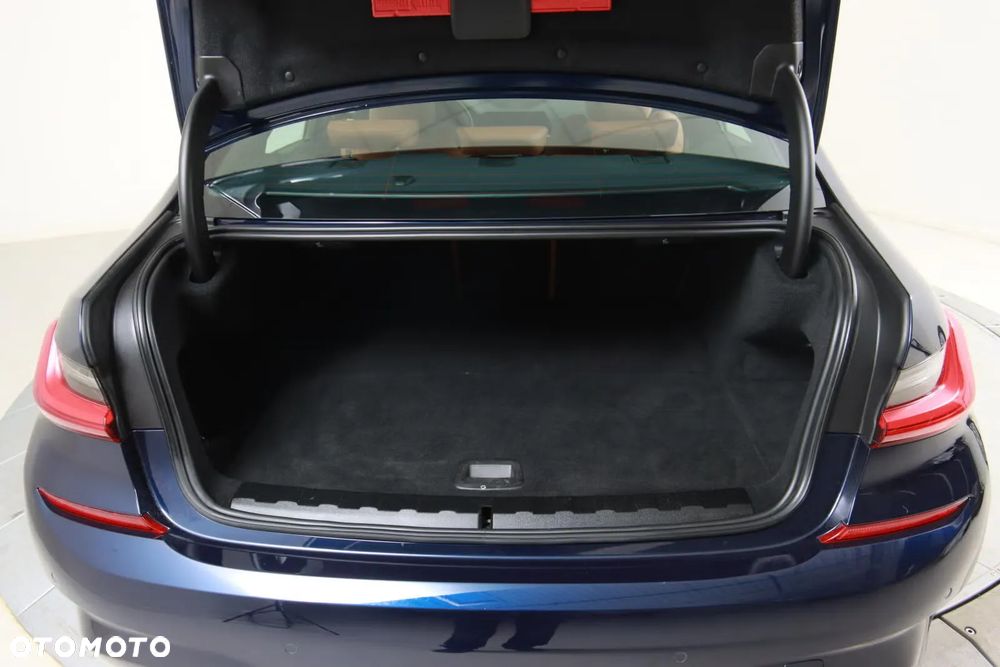 BMW Seria 3 330e iPerformance M Sport - 7