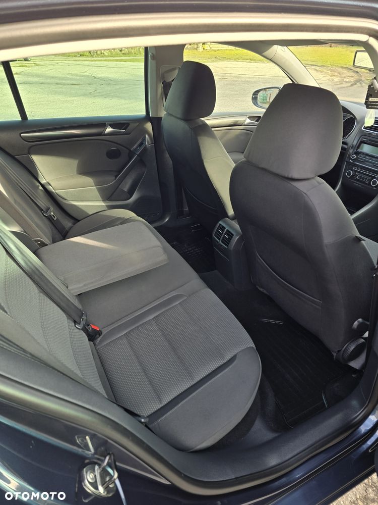 Volkswagen Golf - 6