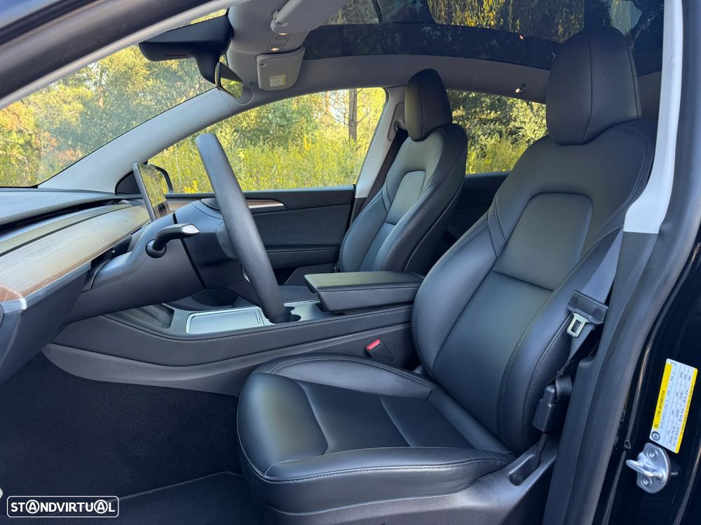 Tesla Model Y Performance Dual Motor AWD - 11