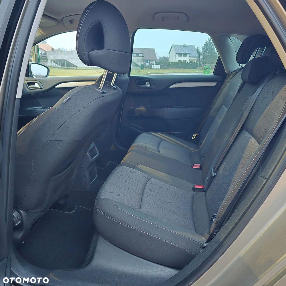 Citroën C4 VTi 120 Exclusive - 21