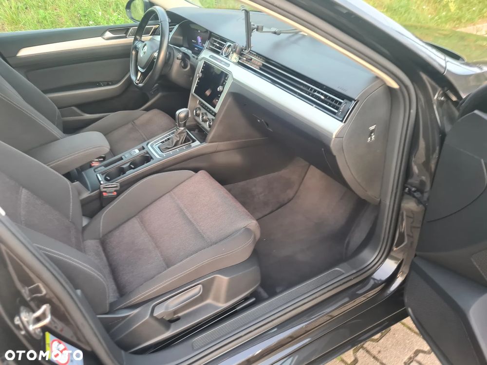 Volkswagen Passat Variant 2.0 TDI SCR DSG Business - 10