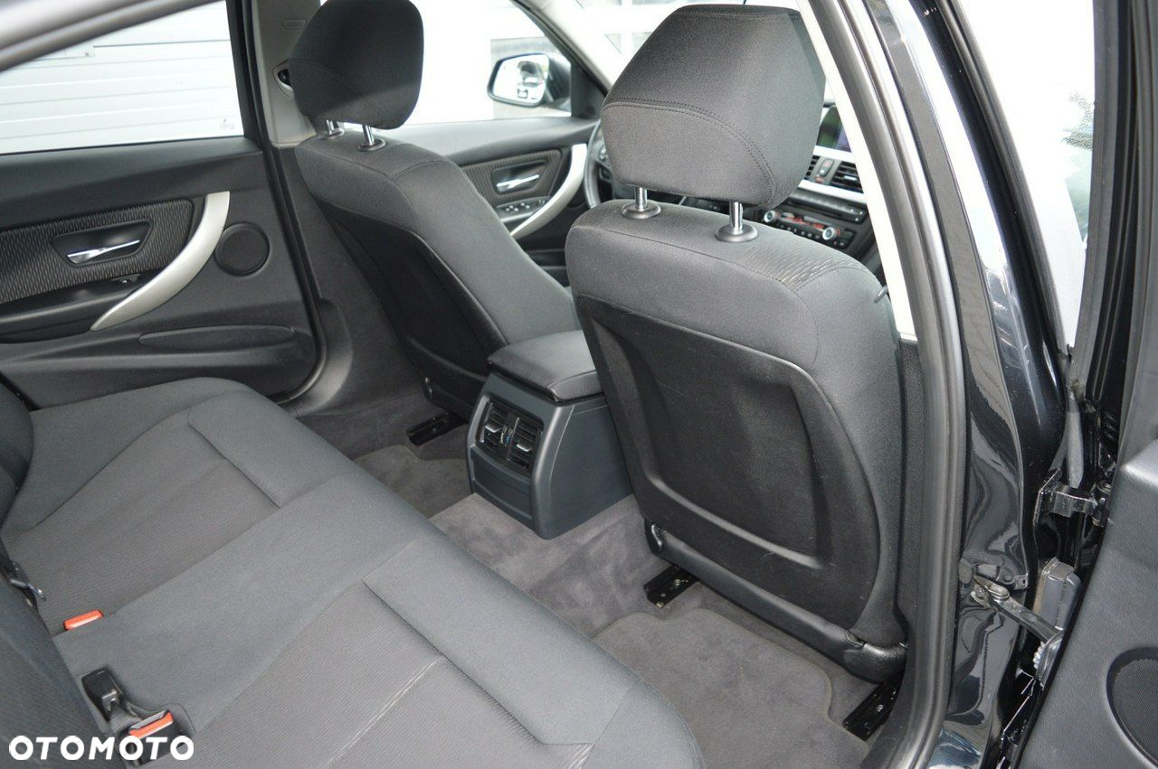 BMW Seria 3 316d EU6 - 33