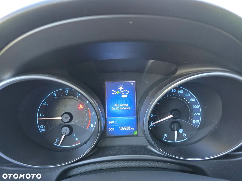 Toyota Auris 1.6 Premium - 18