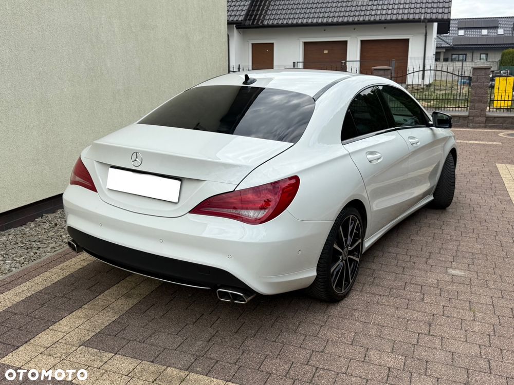 Mercedes-Benz CLA 180 7G-DCT - 7