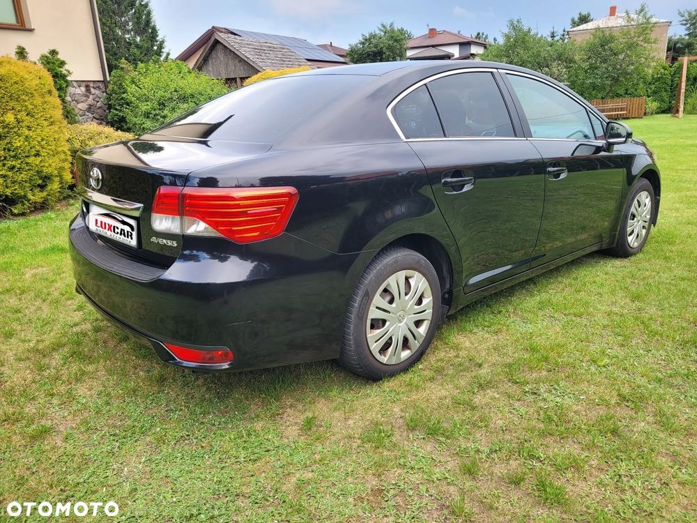 Toyota Avensis 1.6 Premium - 4
