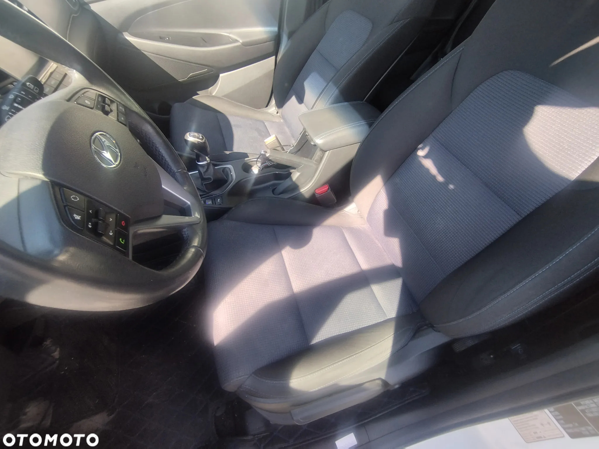 Hyundai Tucson 2.0 CRDI BlueDrive Style 2WD - 18