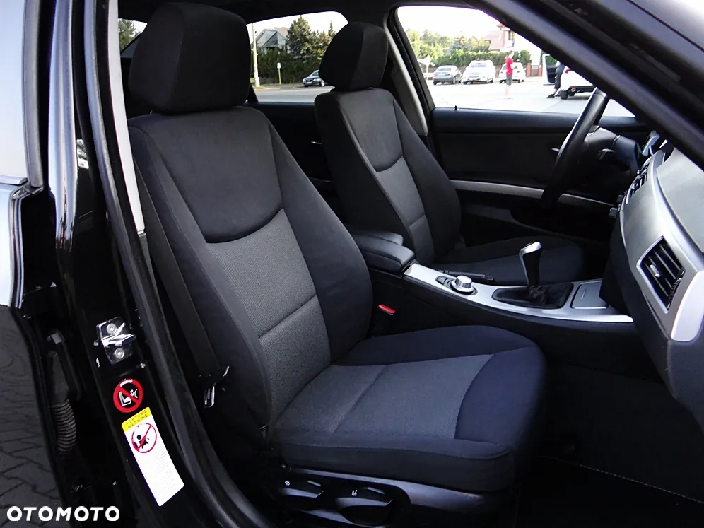 BMW Seria 3 320d - 33