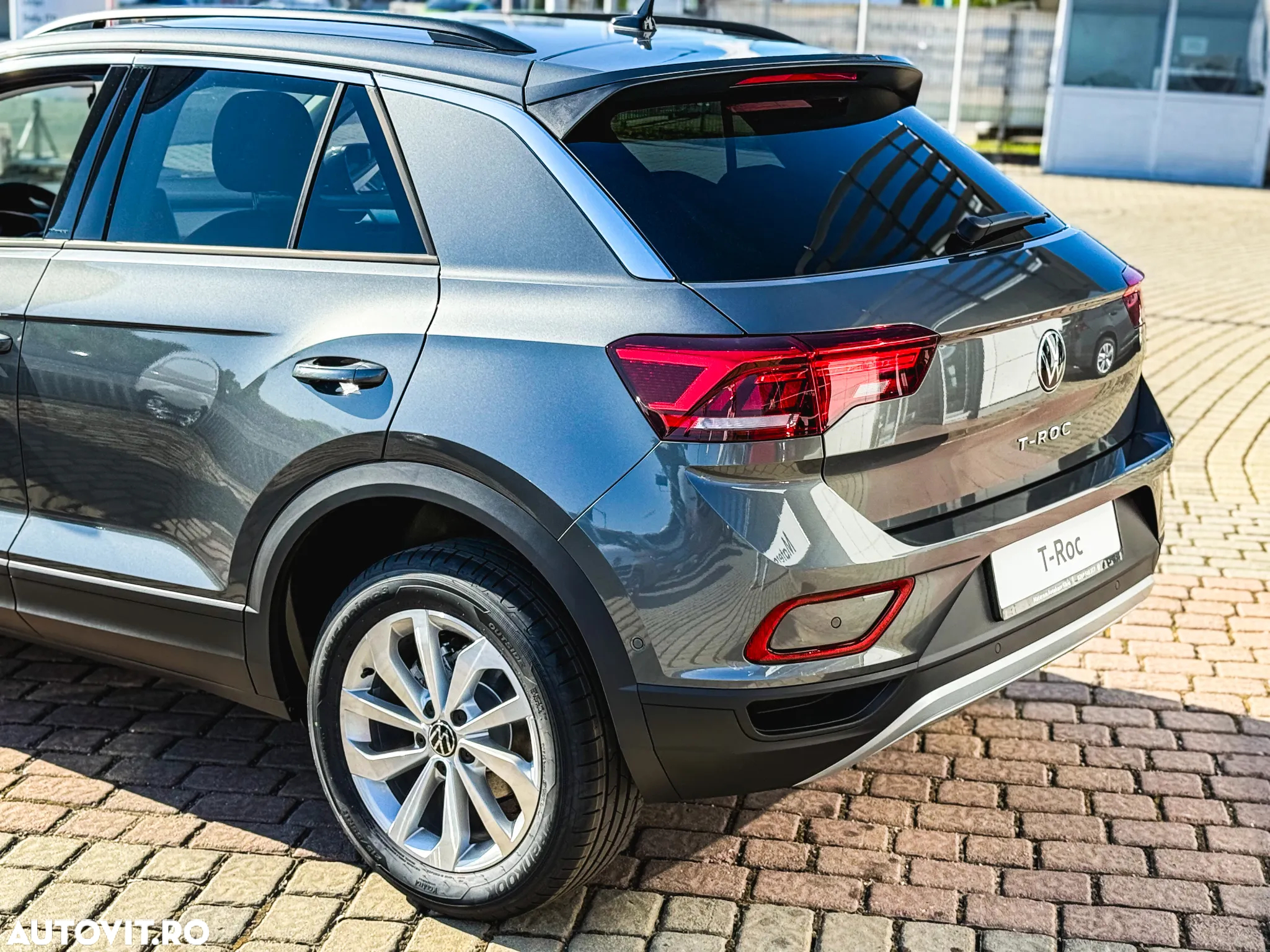 Volkswagen T-ROC 1.5 TSI DSG Life - 22