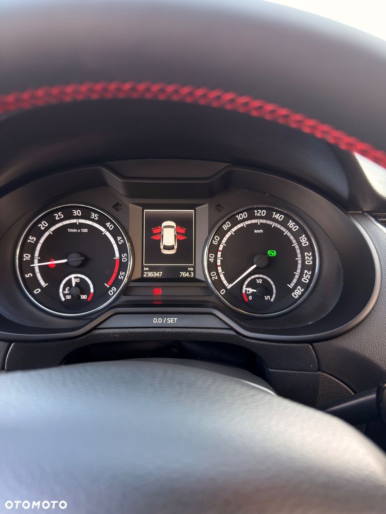 Skoda Octavia 2.0 TDI DSG RS - 21