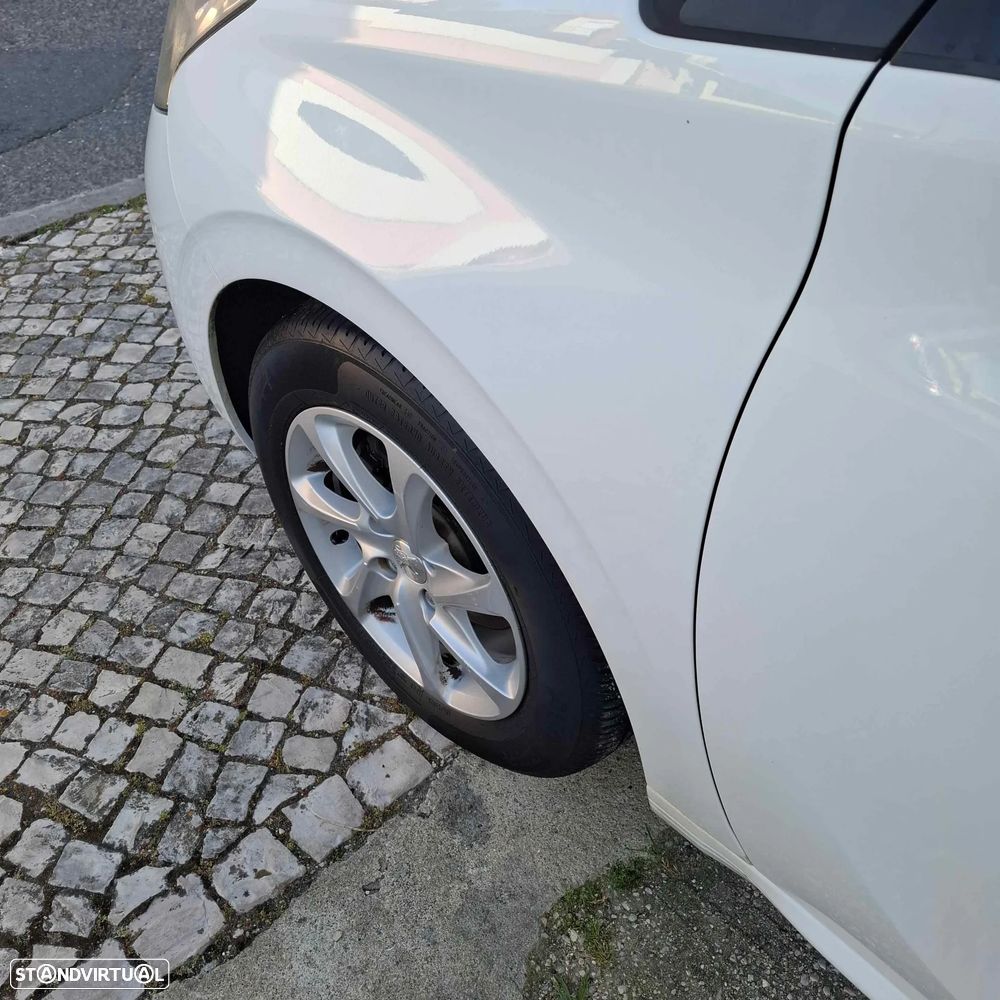 Peugeot 208 1.4 HDi Active - 5