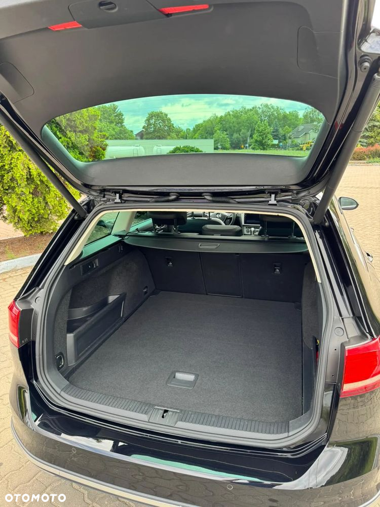 Volkswagen Passat Variant 2.0 TDI SCR 4Motion DSG Alltrack - 20