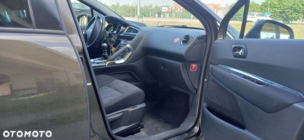 Peugeot 3008 155 THP Premium - 9