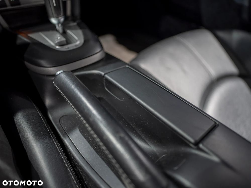 Porsche 911 Carrera 4 Tiptronic S - 38