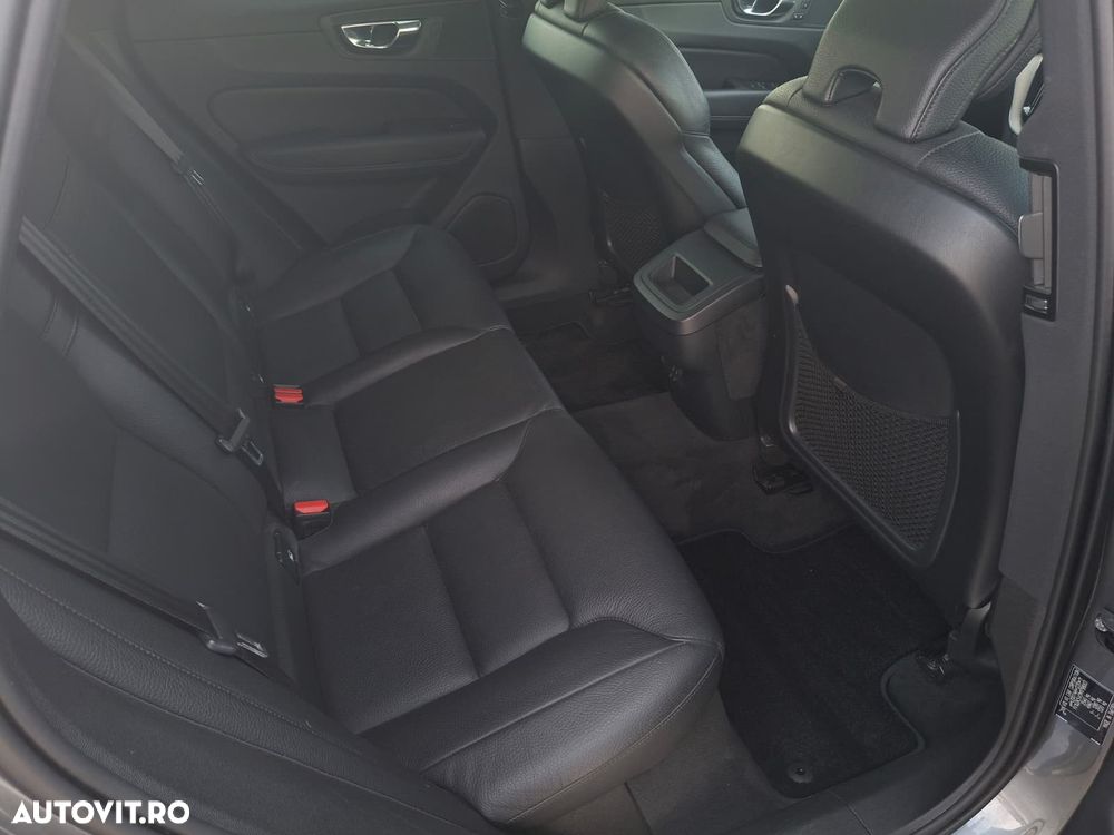 VOLVO XC60 2021 — imagine 12