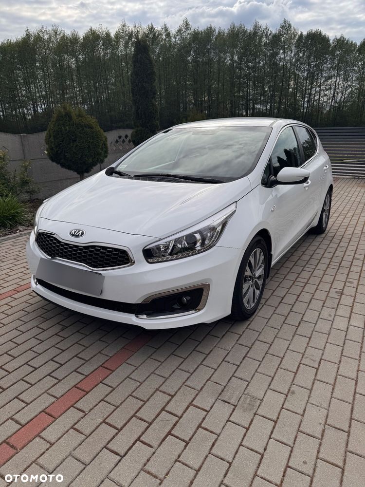 Kia Ceed - 1
