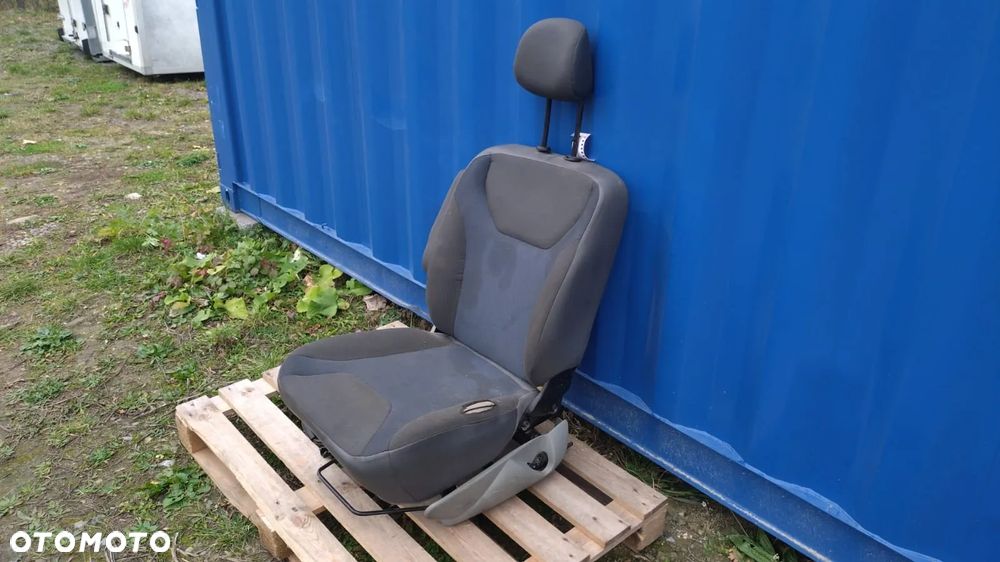 FOTEL KIEROWCY TRAFIC VIVARO PRIMASTAR 01- NO 925/146 - 3