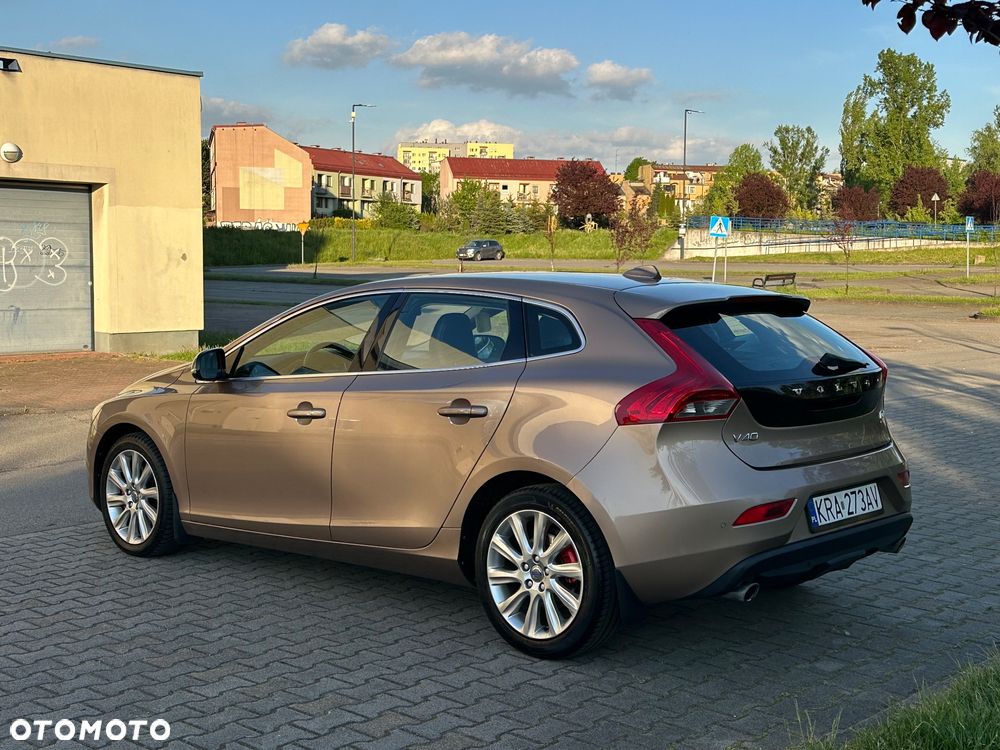 Volvo V40 D4 Inscription - 11
