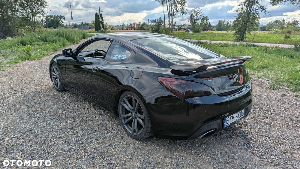 Hyundai Genesis Coupe - 6