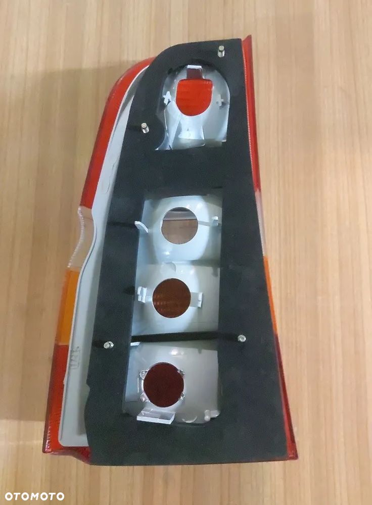Lampa tył prawa pasuje do Ford Escort Kombi - 3