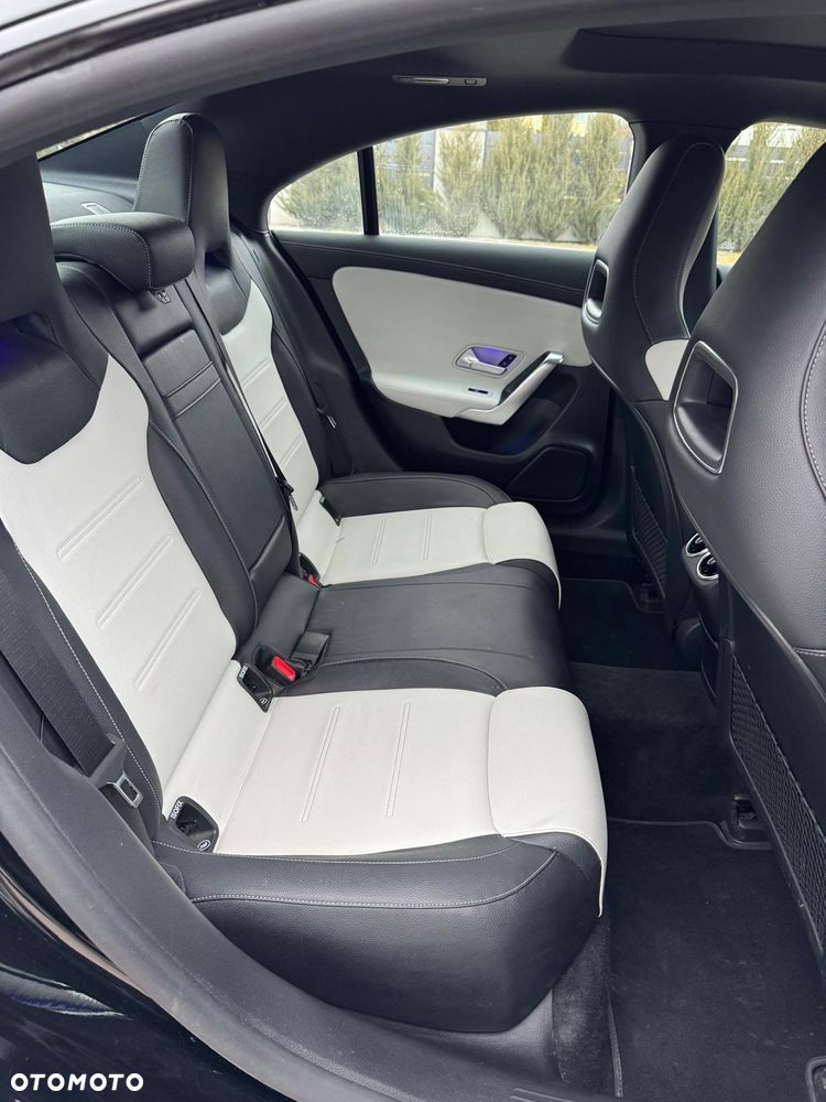 Mercedes-Benz CLA 250 4Matic 7G-DCT AMG Line - 10