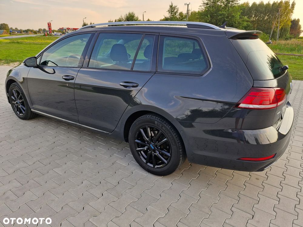 Volkswagen Golf - 32