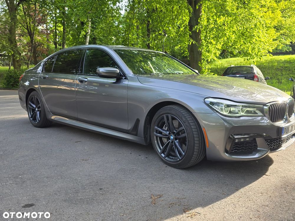 BMW Seria 7 750i xDrive - 2