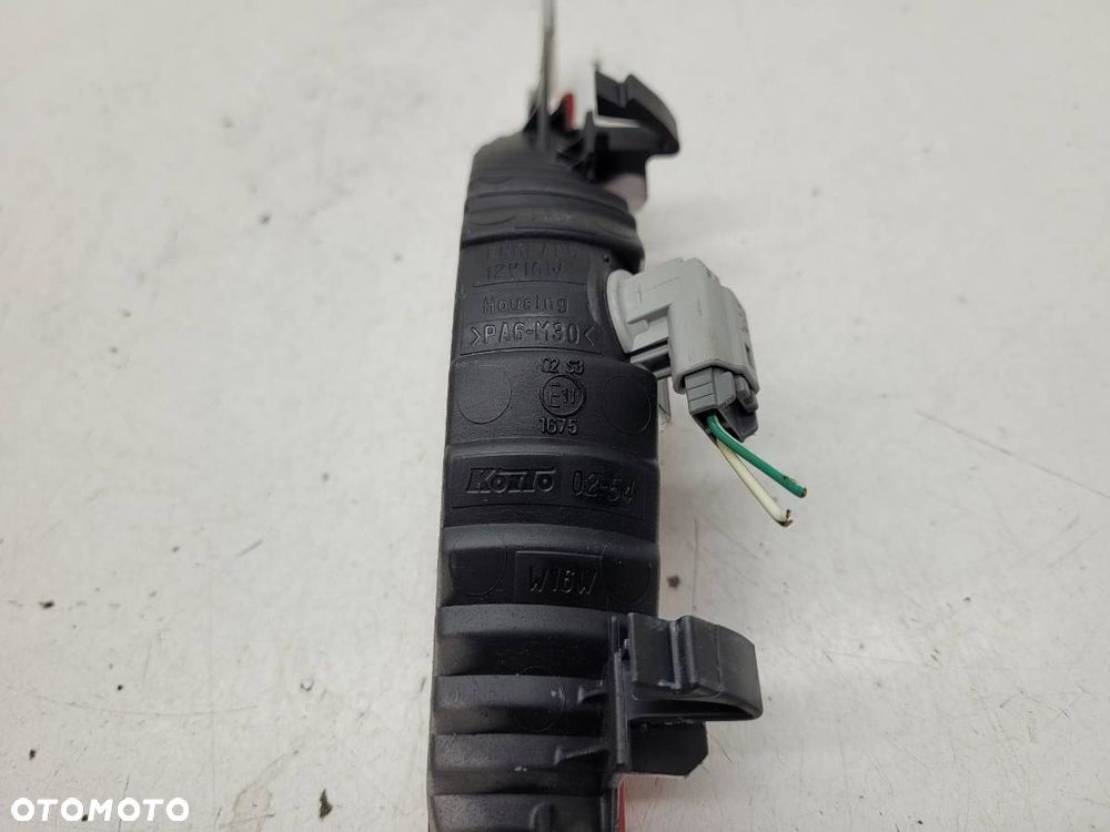 LAMPKA STOP TOYOTA COROLLA E12 EUROPA 2002 - 6