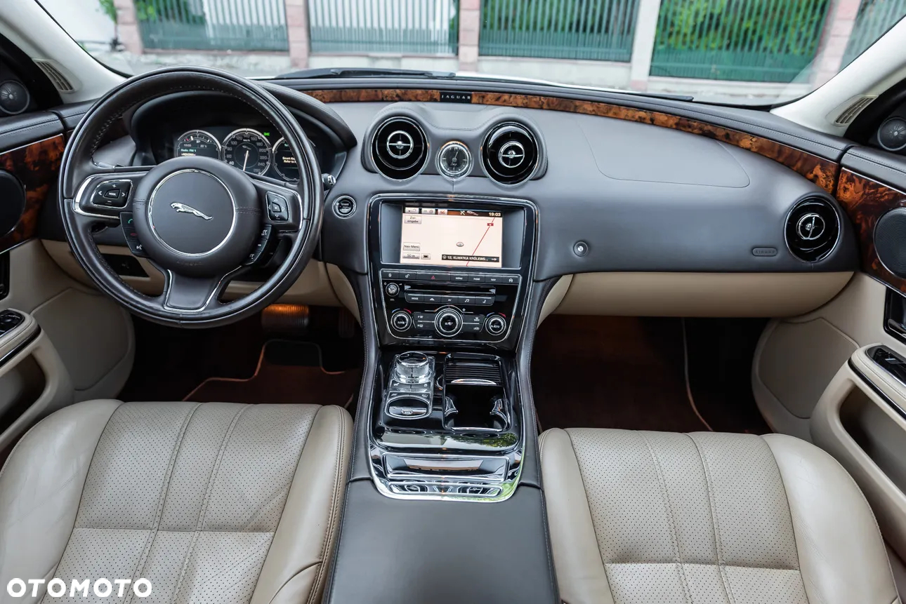 Jaguar XJ 3.0 T AWD Premium Luxury - 6