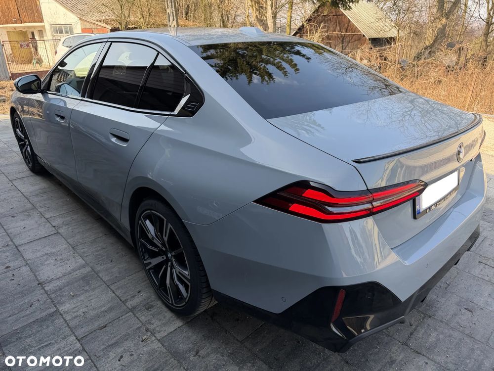 BMW Seria 5 ver-520d-xdrive-mhev-m-sport - 23
