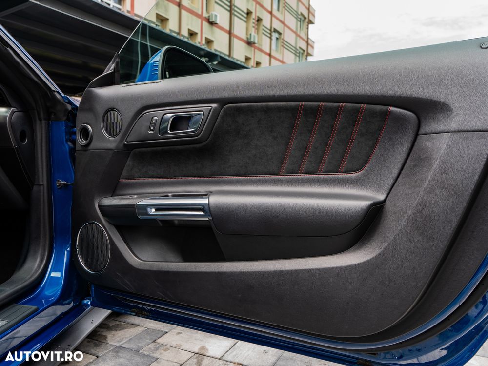 Ford Mustang 5.0 V8 Aut. GT - 32