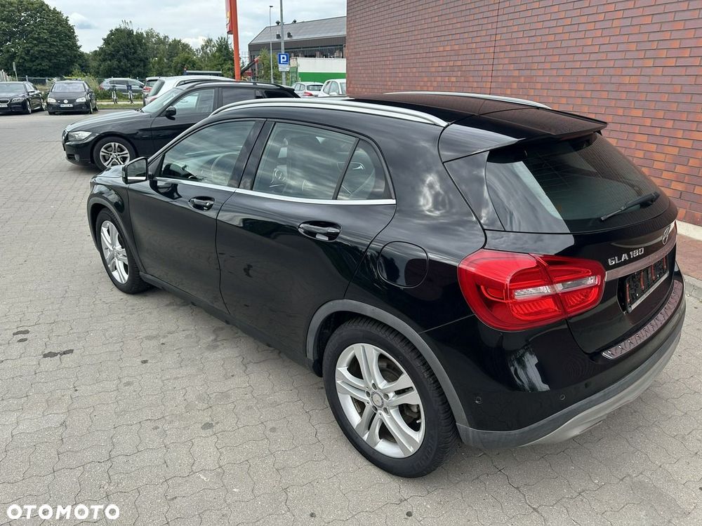 Mercedes-Benz GLA - 4