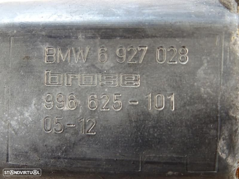 Motor Do Elevador De Vidro Frente Direito Bmw 1 (E87)  0130822227 / 69 - 8