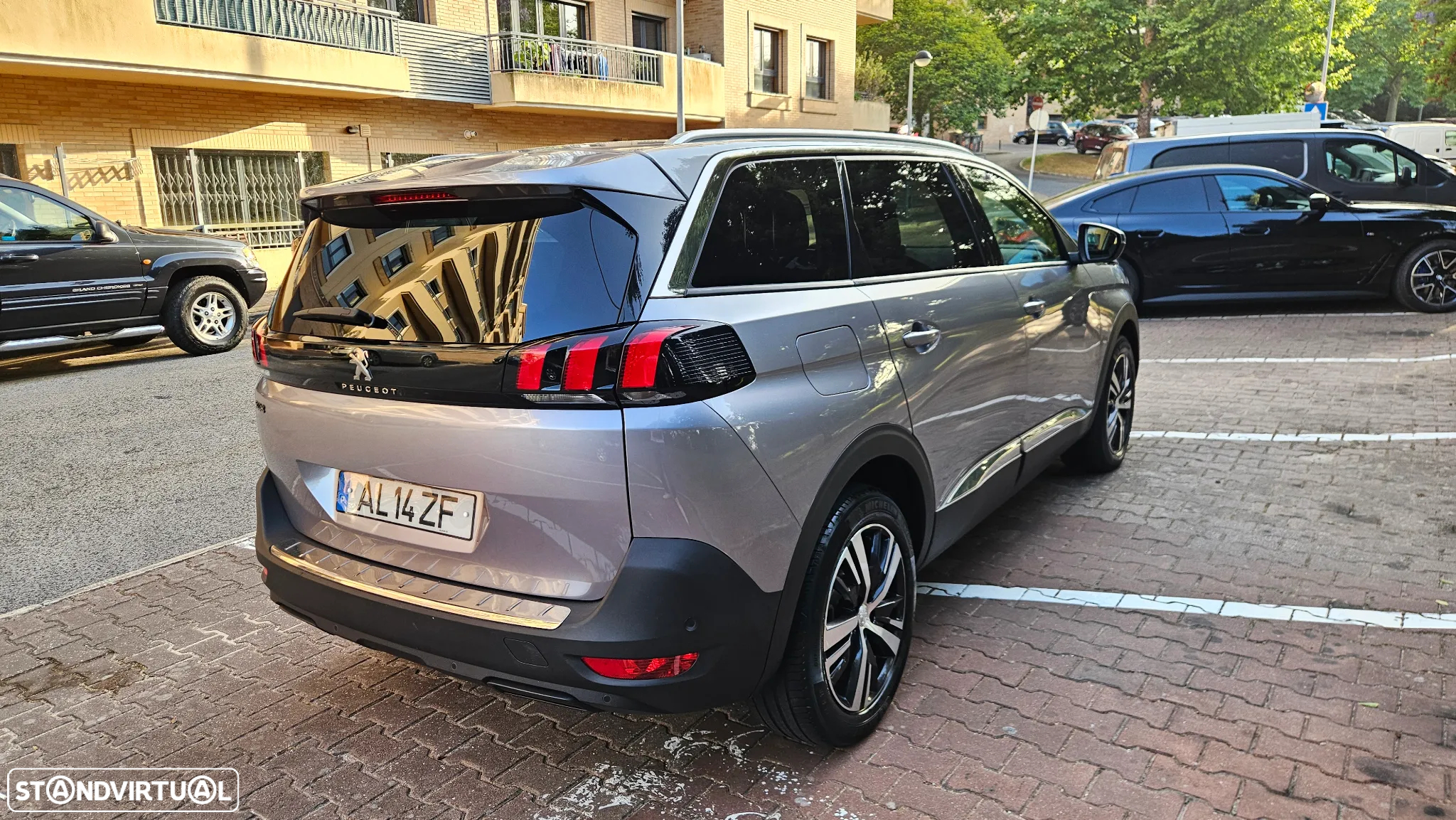 Peugeot 5008 1.5 BlueHDi Allure Pack EAT8 - 5