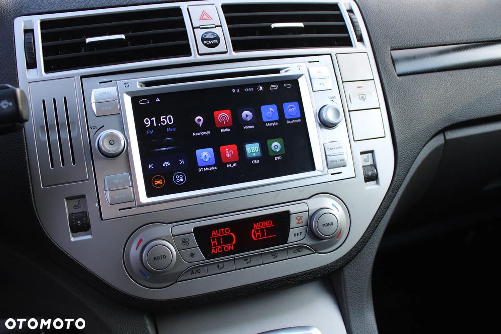 Ford Kuga 2.0 TDCi 2x4 Titanium - 20