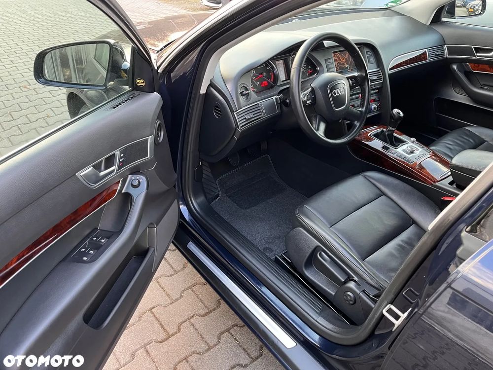 Audi A6 Avant 2.4 - 9