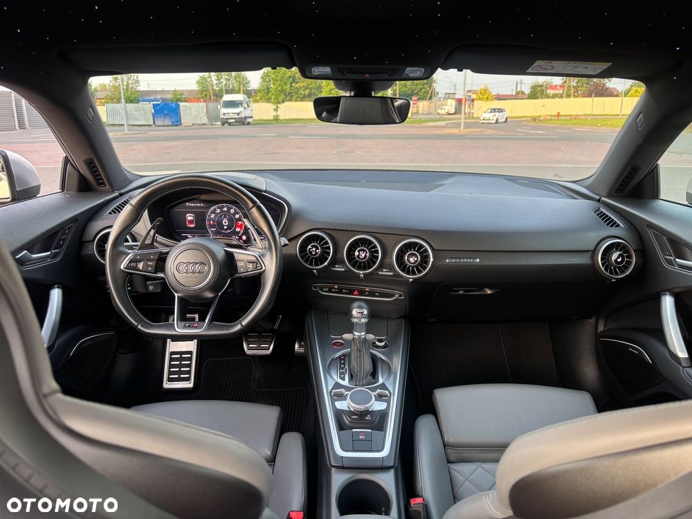 Audi TT S Coupé - 16