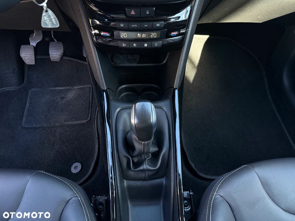 Peugeot 2008 PureTech 110 Stop&Start Allure - 19