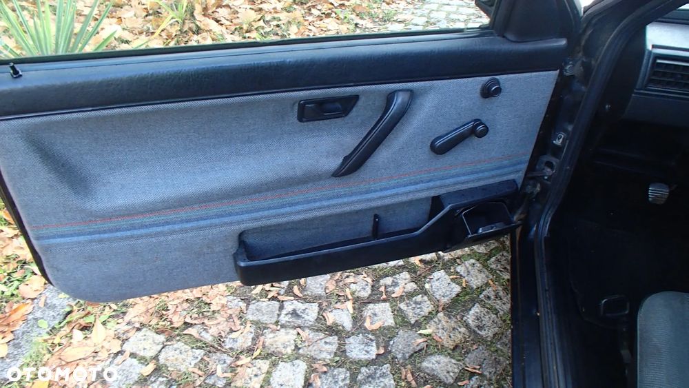 Volkswagen Golf 1.3 - 15