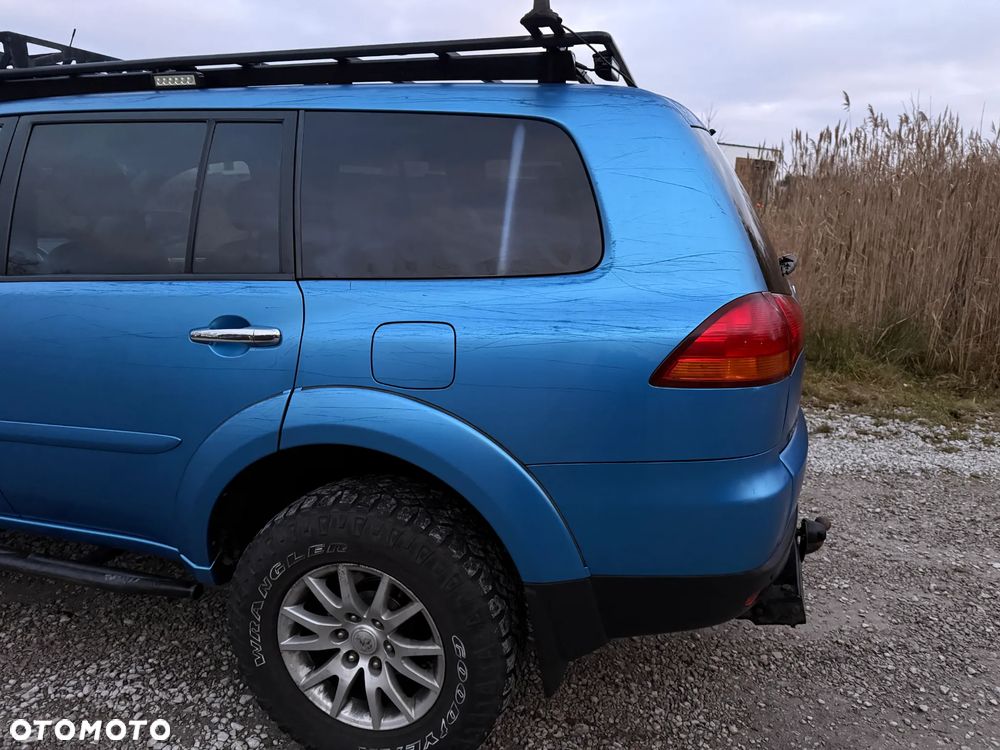 Mitsubishi Pajero Sport - 11