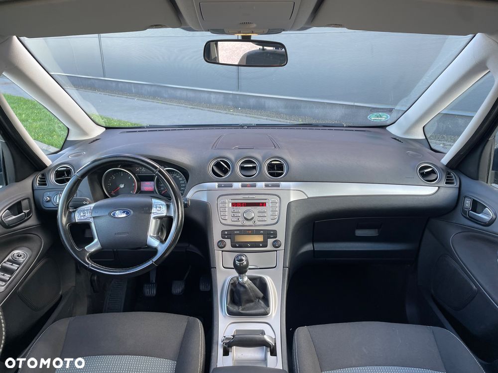 Ford Galaxy 2.0 TDCi Ambiente - 8