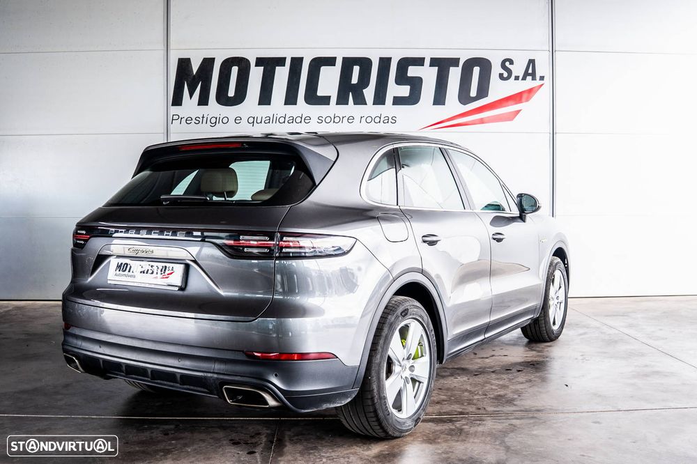 Porsche Cayenne - 8