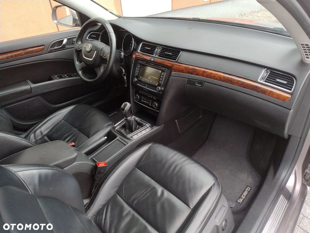 Skoda Superb 2.0 TDI Exclusive - 10