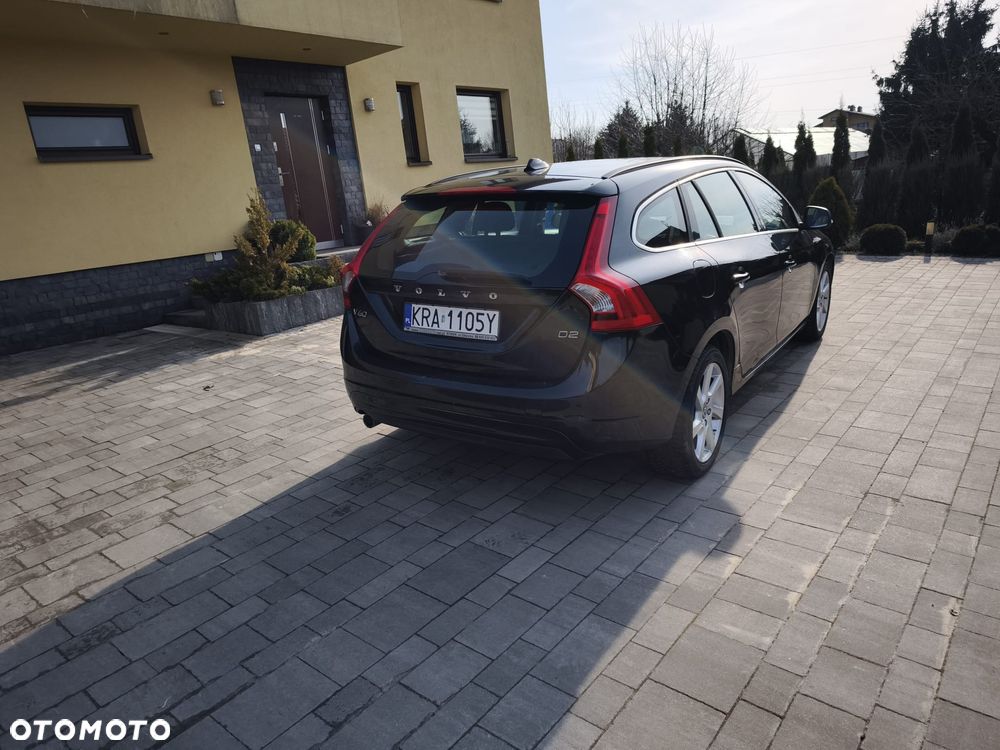 Volvo V60 D2 Geartronic Powershift Momentum - 11