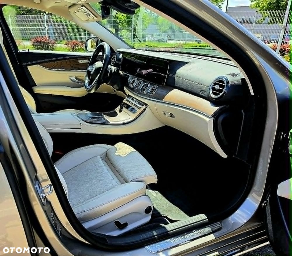 Mercedes-Benz Klasa E 220 d 4-Matic Exclusive - 10