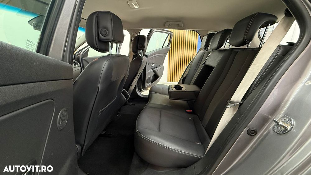 Renault Megane ENERGY dCi 110 Start & Stop Bose Edition - 16