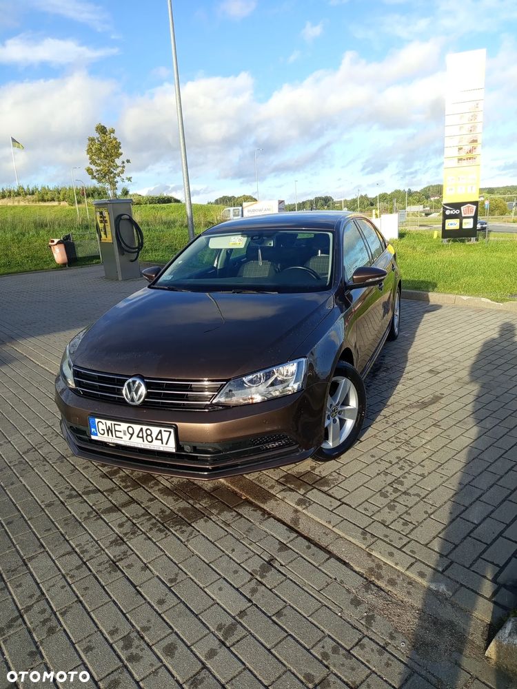 Volkswagen Jetta - 11